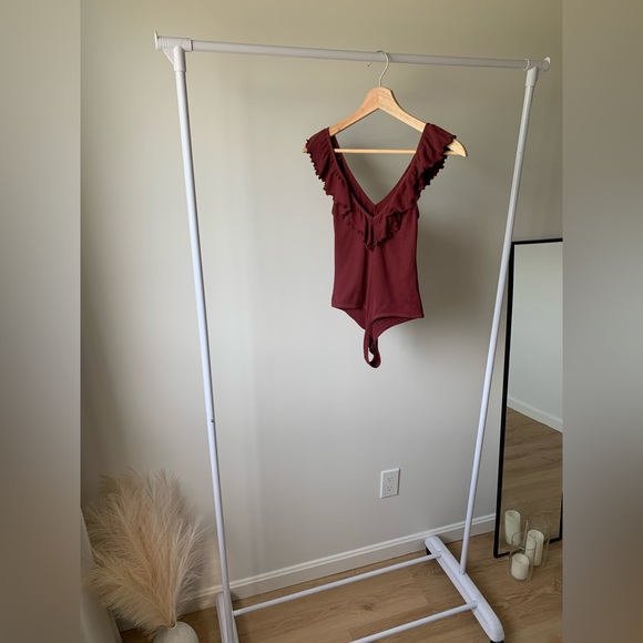 Aritzia - Danette ruffled bodysuit - Picture 2 of 3